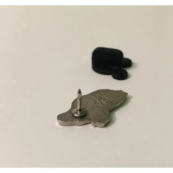 2006 Disney Snow White Old Hag Pin Evil  Queen Apple - Picture 8 of 12